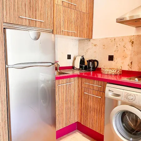 Homely Carreteria Con Piscina Apartment *