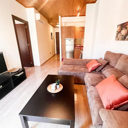 Homely Carreteria Con Piscina Apartment Malaga